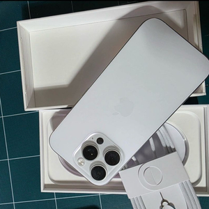 아이폰16pro 256화이트 16promax교환원해요