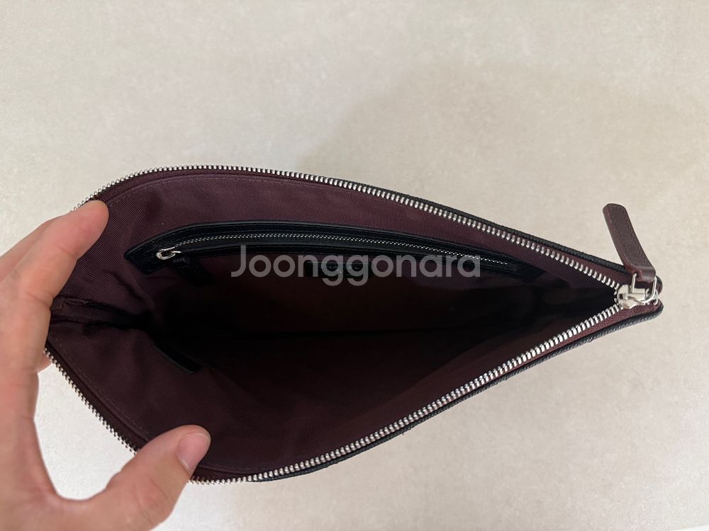 샤넬 클래식 미듐(미디움) 클러치 캐비어 블랙 은장--1