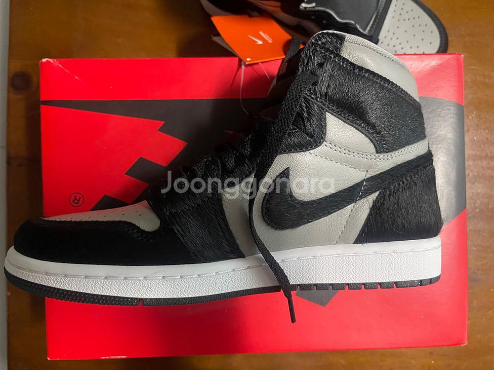 Nike Air Jordan 1 Retro High--0