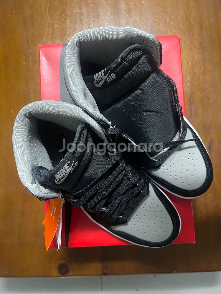 Nike Air Jordan 1 Retro High--2