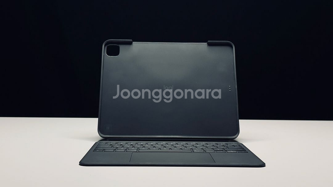 로지텍 콤보터치 아이패드 프로 m4 13인치 영문자판--3