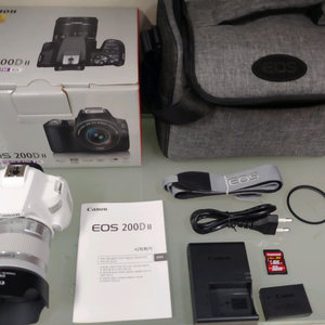 캐논 EOS 200D II 화이트 카메라