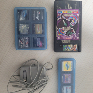 닌텐도 dsi + 각종 포켓몬칩 팝니다.