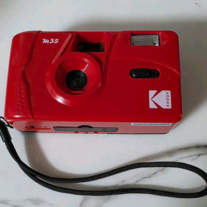코닥 M35 레드 카메라
