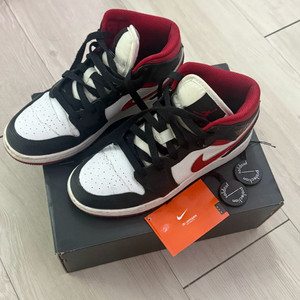 에어조던 1 미드 짐 레드 블랙 화이트 225