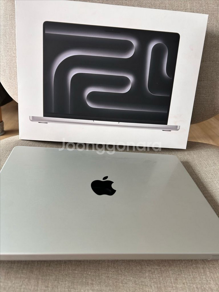 맥북 프로 m3 14인치 실버 1tb 16gb--0