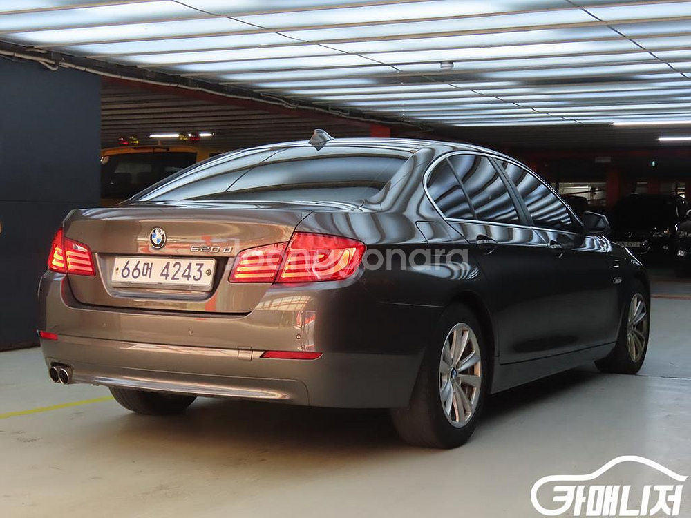 [BMW]5시리즈 (F10) 520d 판매--2
