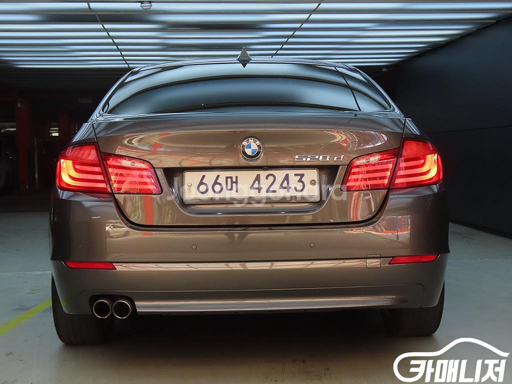 [BMW]5시리즈 (F10) 520d 판매--3