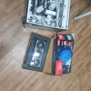 라데온 7900gre 사파이어니트로 24년
