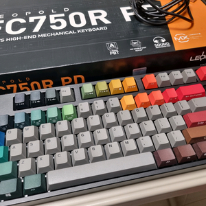 레오폴드 FC750R PD 백축