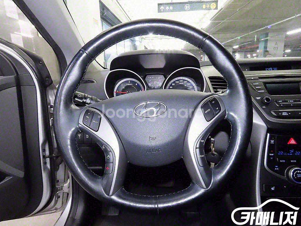 [현대]더 뉴 아반떼 1.6 VGT 스마트 (5인승)--9