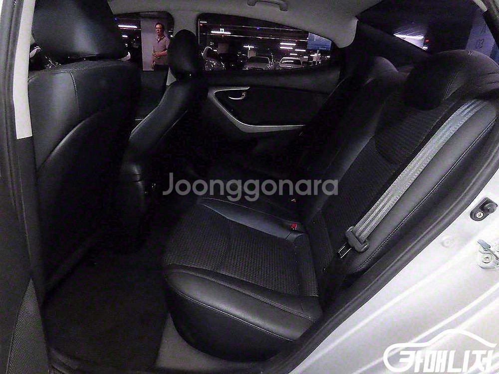 [현대]더 뉴 아반떼 1.6 VGT 스마트 (5인승)--5