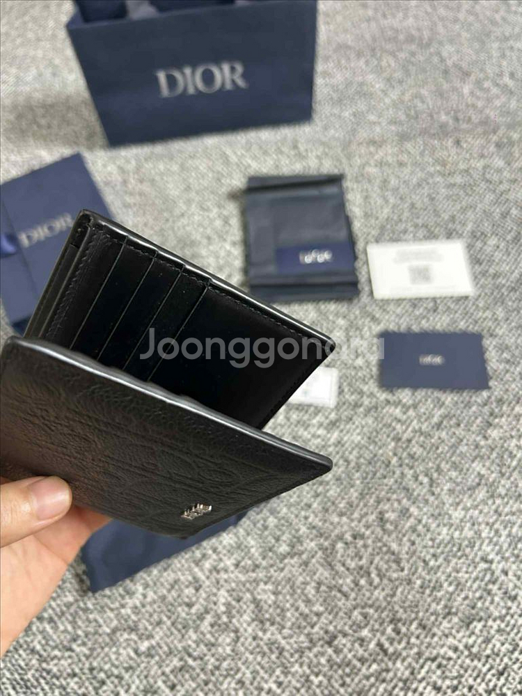 디올 바이폴드 그래비티 반지갑--4