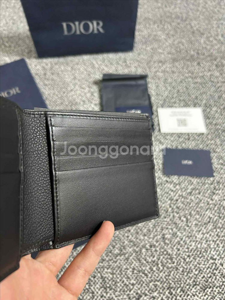 디올 바이폴드 그래비티 반지갑--9