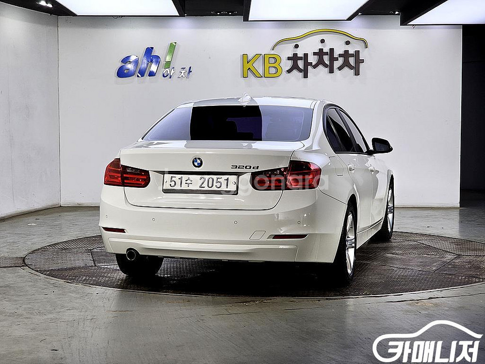 [BMW]3시리즈 (F30) 320d 판매--3