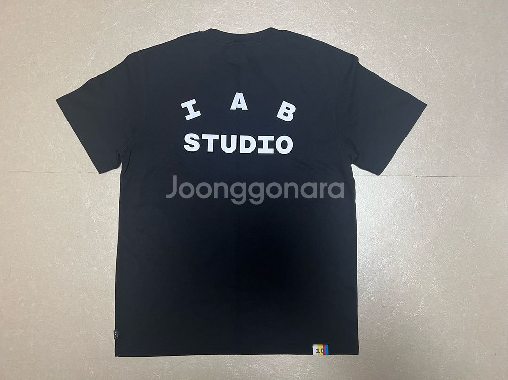 [L]아이앱 스튜디오 10주년 반팔티셔츠 블랙--1