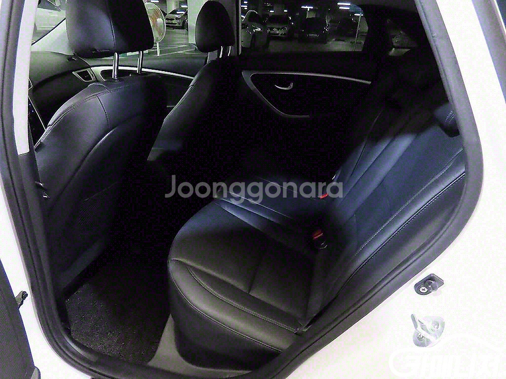 [현대]뉴 i30 1.6 VGT PYL (5인승) 판매--9