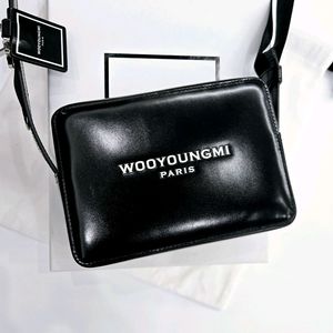 우영미 로고 스퀘어 메신저백
