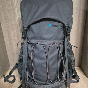 클라터뮤젠 델링 30L 레이븐 배낭 보틀파우치 팝니다