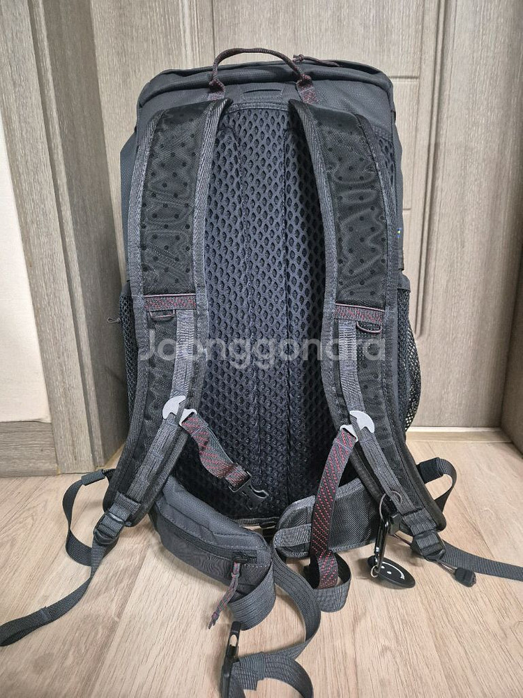 클라터뮤젠 델링 30L 레이븐 배낭 보틀파우치 팝니다--1
