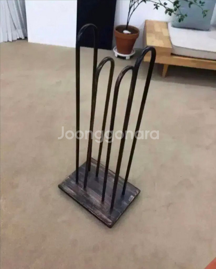 서울 빈티지 옷가게 인테리어 옷걸이 거치보관대 싸게처분--0