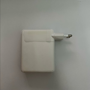 애플 140W 전원 어댑터