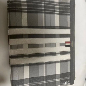 톰브라운 4선 클러치 그레이