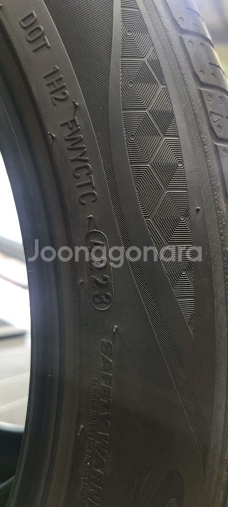 245 45 19 중고2개,금호TA51 23년--2