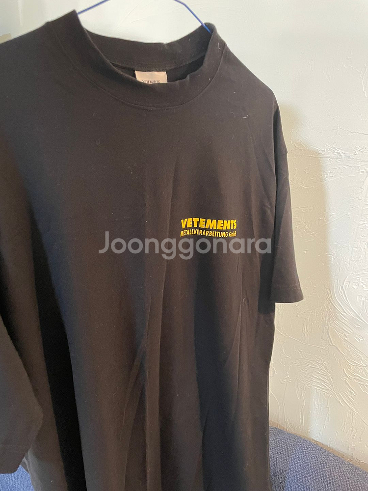 베트멍 메탈로고 옐로우 M 사이즈 팝니다.--8