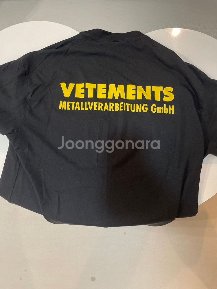 베트멍 메탈로고 옐로우 M 사이즈 팝니다.--7