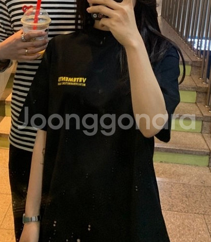 베트멍 메탈로고 옐로우 M 사이즈 팝니다.--0