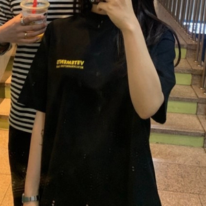 베트멍 메탈로고 옐로우 M 사이즈 팝니다.