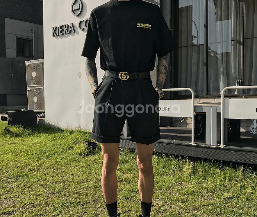 베트멍 메탈로고 옐로우 M 사이즈 팝니다.--4