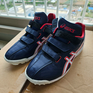 아식스 NEOREVIVE TR2 인조잔디화