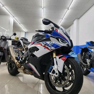 21년식 s1000r 팝니다