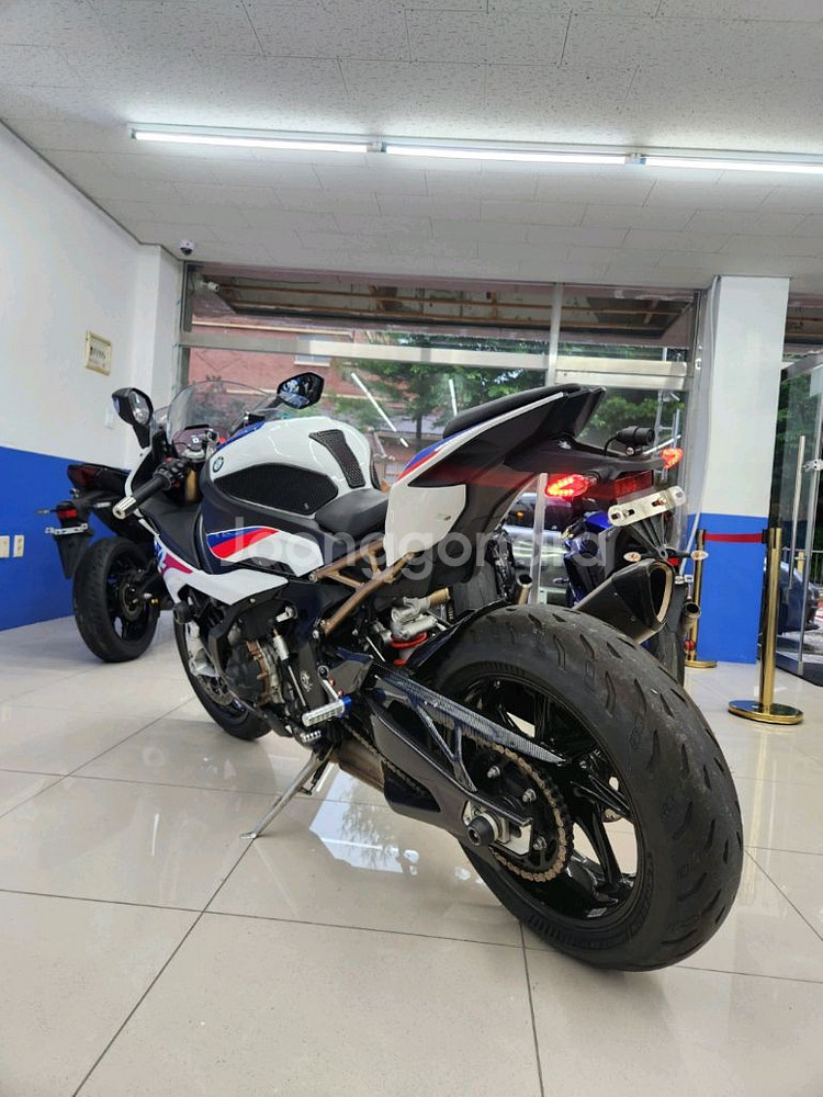 21년식 s1000r 팝니다--2