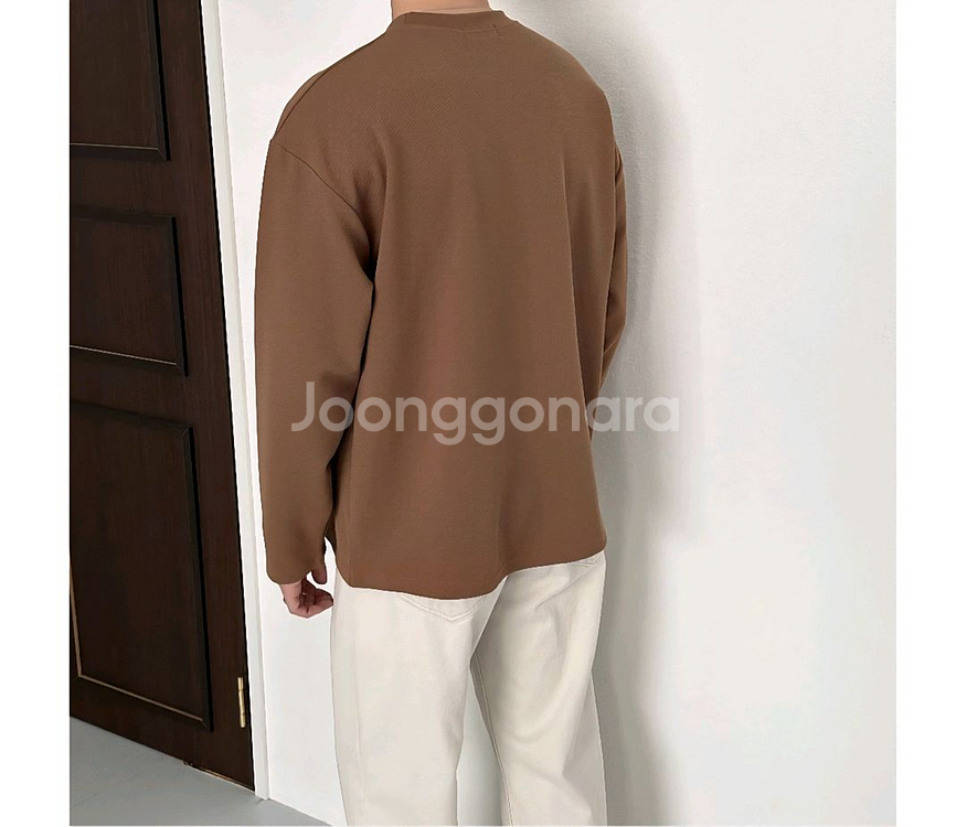 브라운 긴팔 티셔츠 M--8