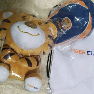 [새상품] TIGER ETF 호랑이 인형 모자 더스트백