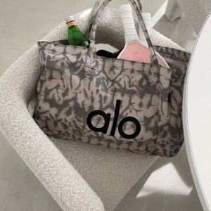 알로 가방 판매합니다 Alo
