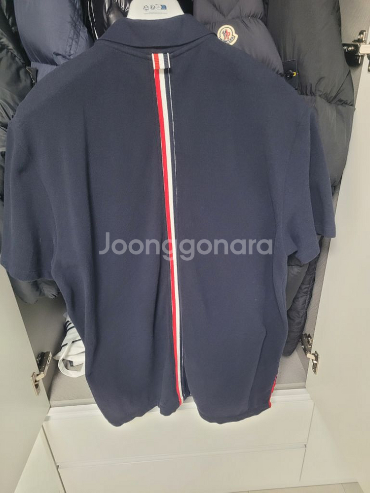 톰브라운 릴랙스핏 센터백 스트라이프 반팔 카라티4사이즈--1