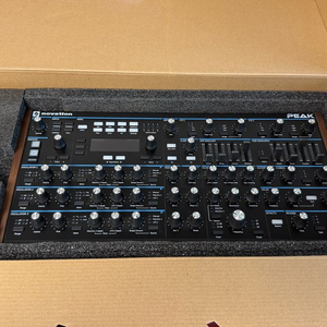 novation peak 신디사이저