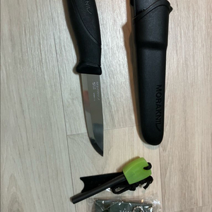 모라 컴패니언 블랙 캠핑 나이프