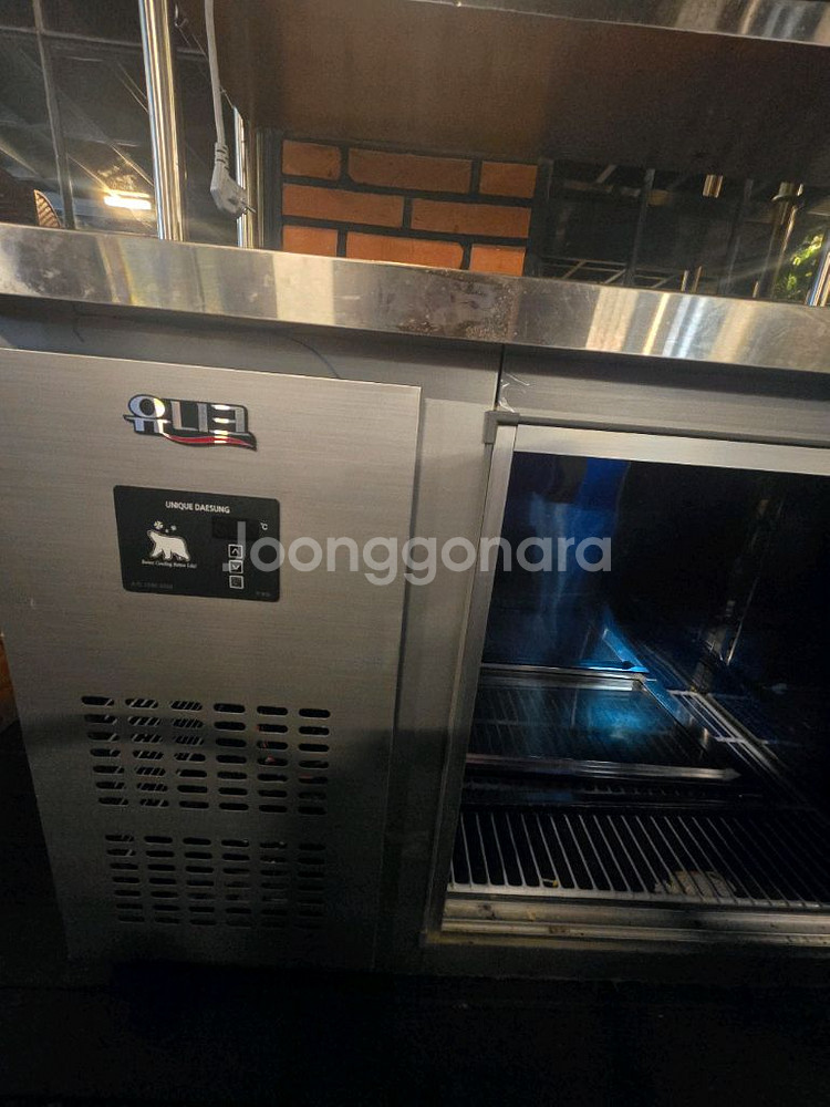 유니크 1200 테이블 냉장고 유리 도어 업소용 메탈--2