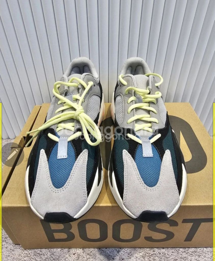 아디다스 이지부스트 웨이브러너 og 700--1