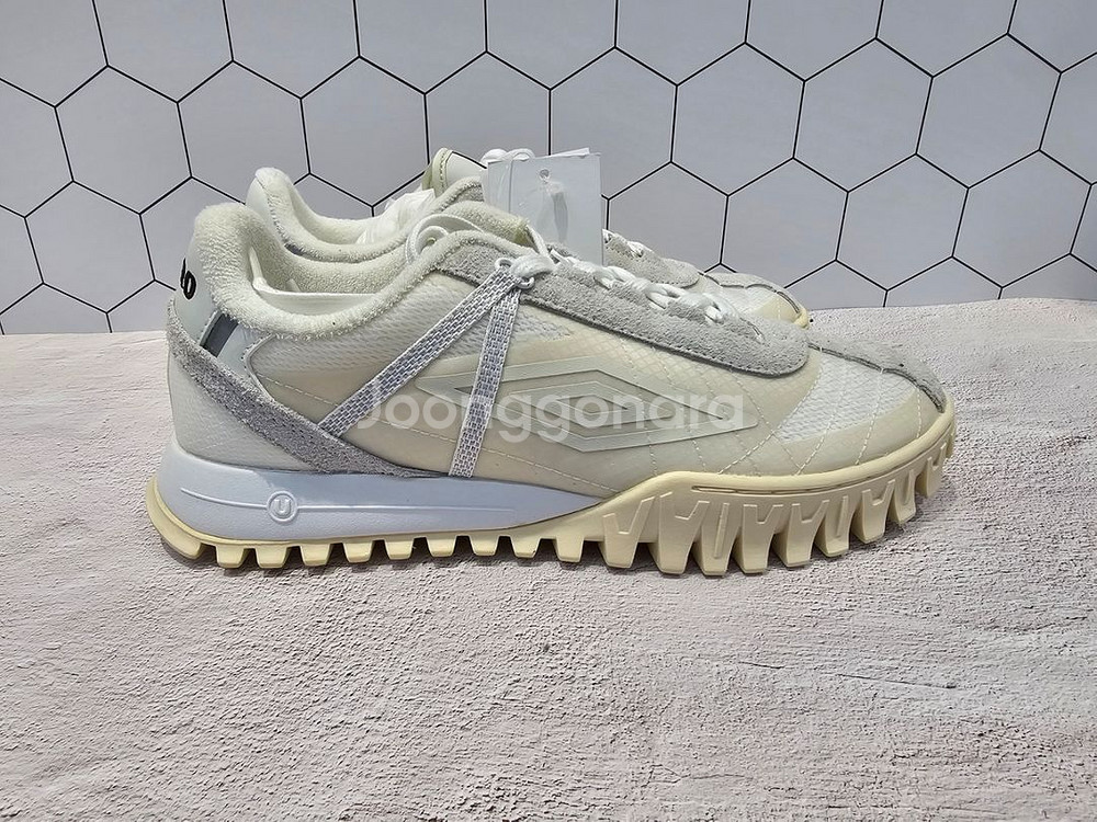 엄브로 헤로파 스니커즈 크림--0