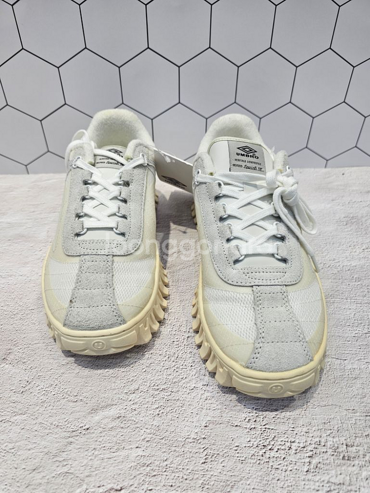 엄브로 헤로파 스니커즈 크림--2