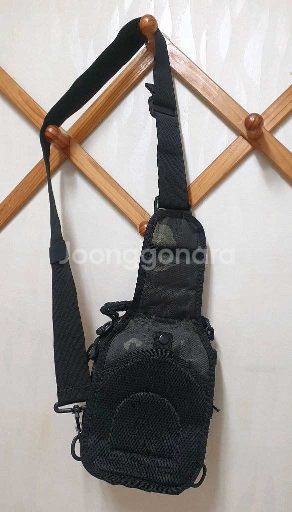 카모슬링백.--1