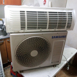삼성 벽걸이에어컨 중고 2018년식 사진2장참조