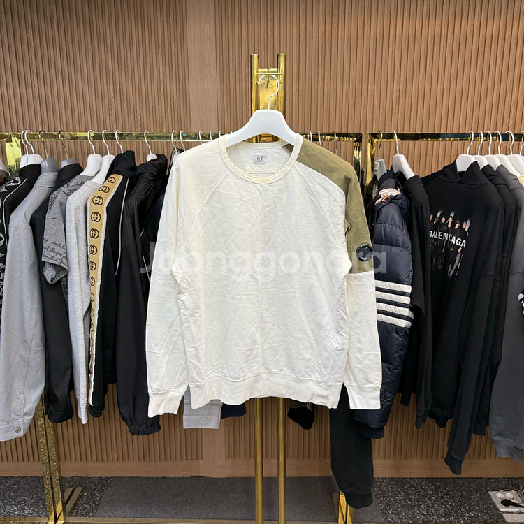 [L사이즈]CP컴퍼니 슬리브 맨투맨--0