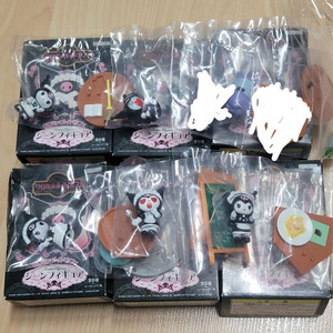 산리오 고전 피규어 쿠로미 웨이트리스 메이드카페 콜라보